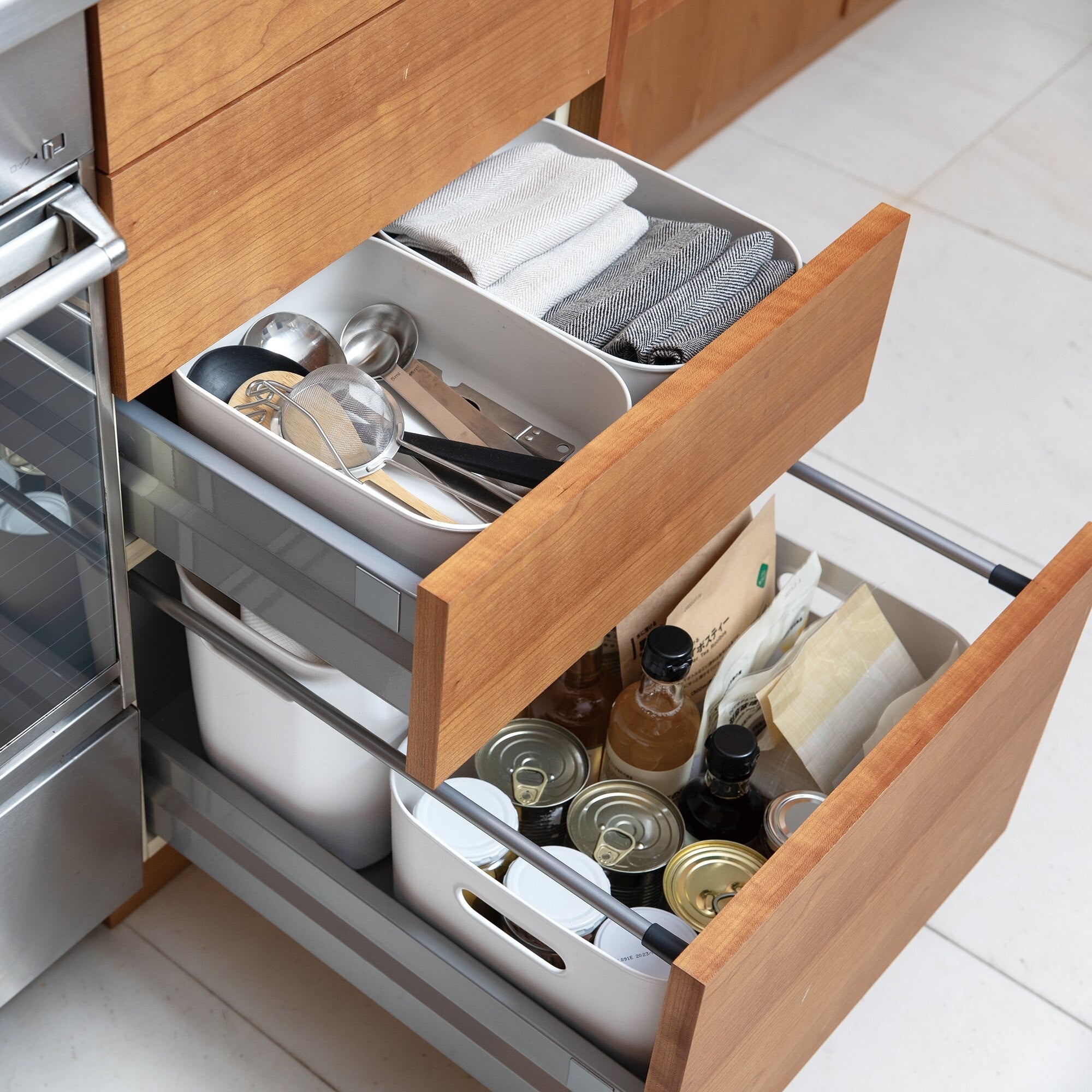 Soft Polyethylene Case Full Size - Medium (W25.5 x D36 x H16 cm)