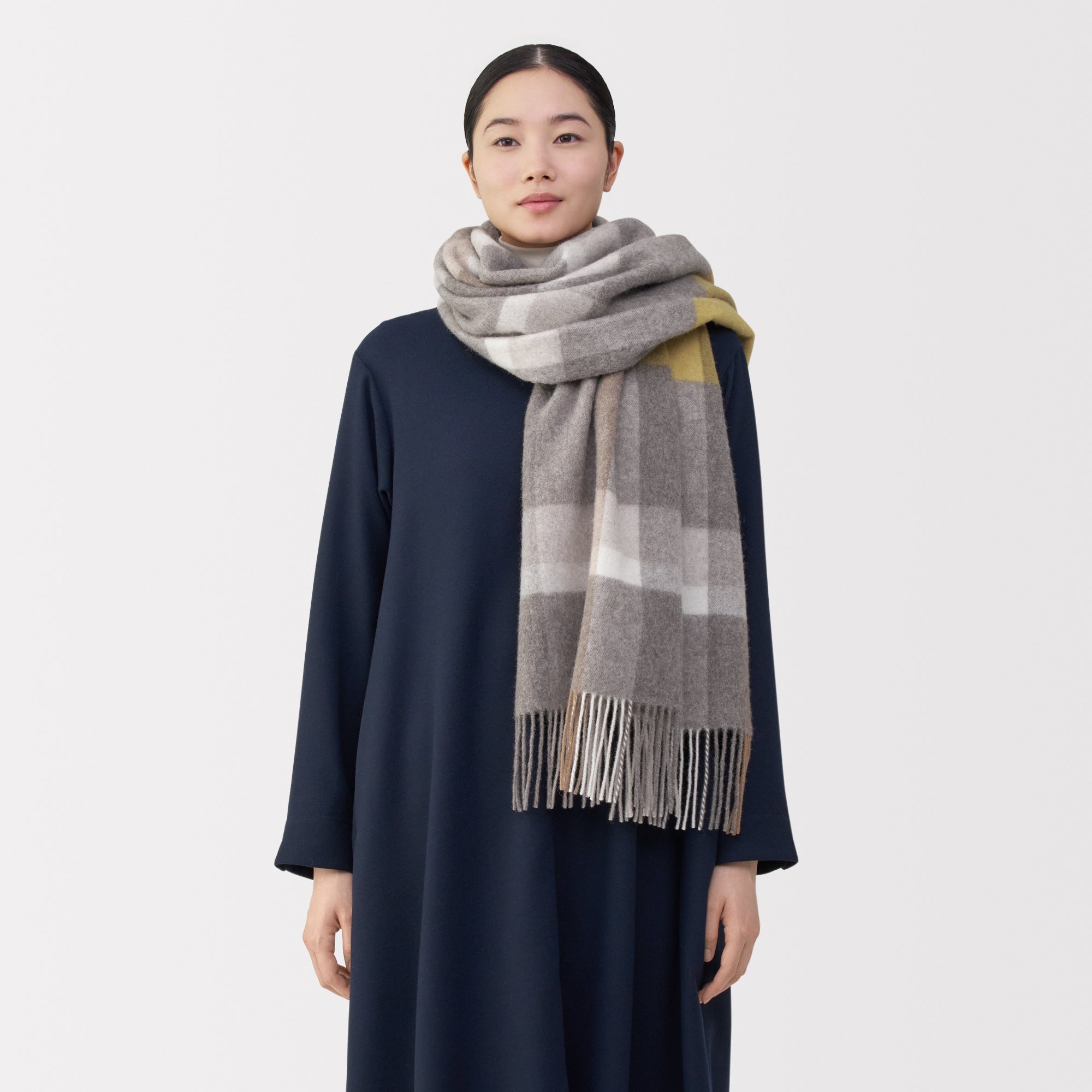 Fluffy Wool Blanket Stole | Winter Accessories | MUJI Canada