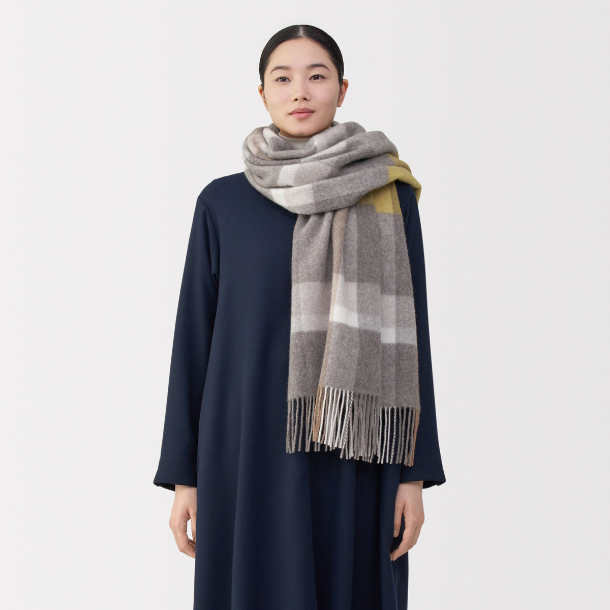Fluffy Wool Blanket Stole | Winter Accessories | MUJI Canada