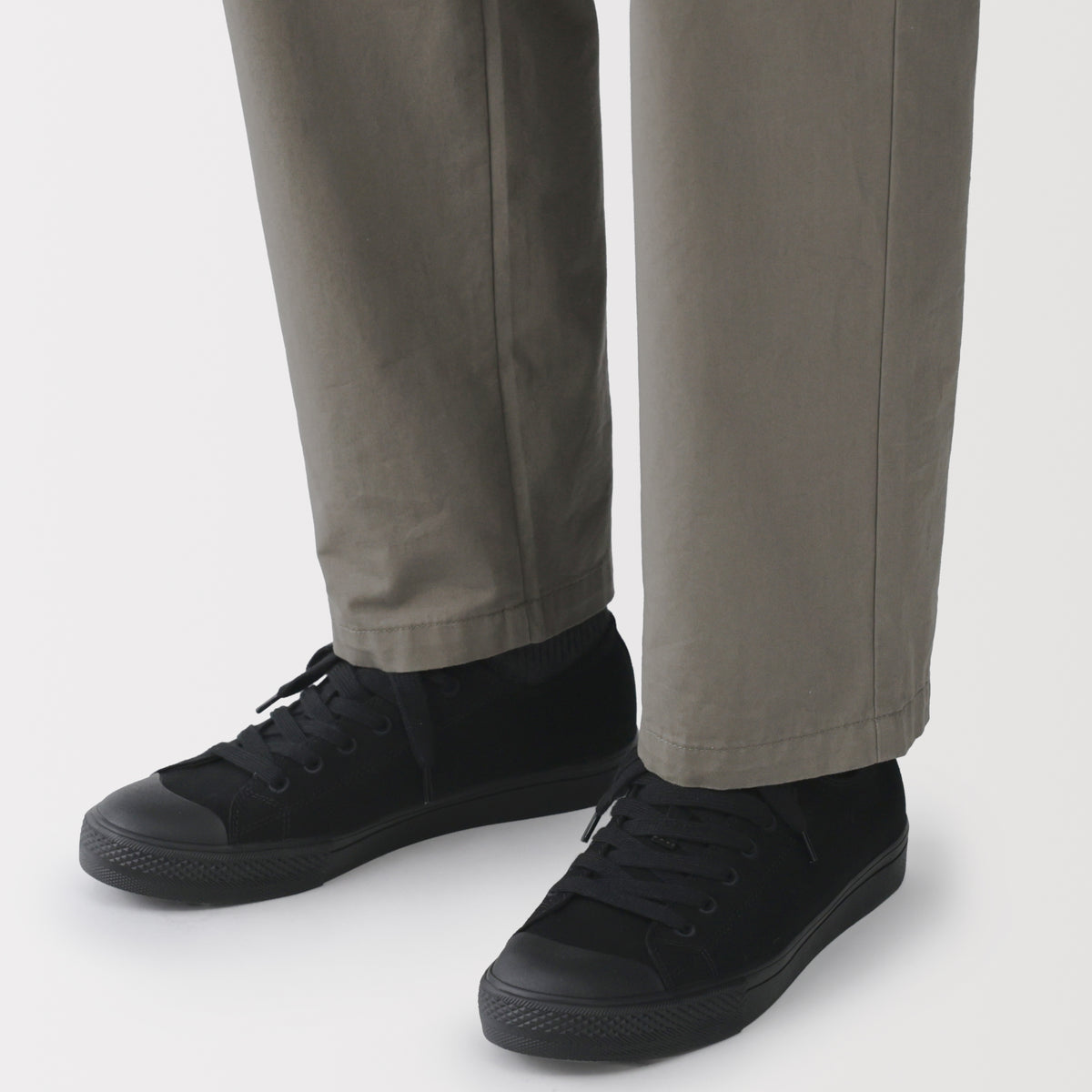 Less Tiring Sneakers | Water Repellent Shoes | MUJI Canada
