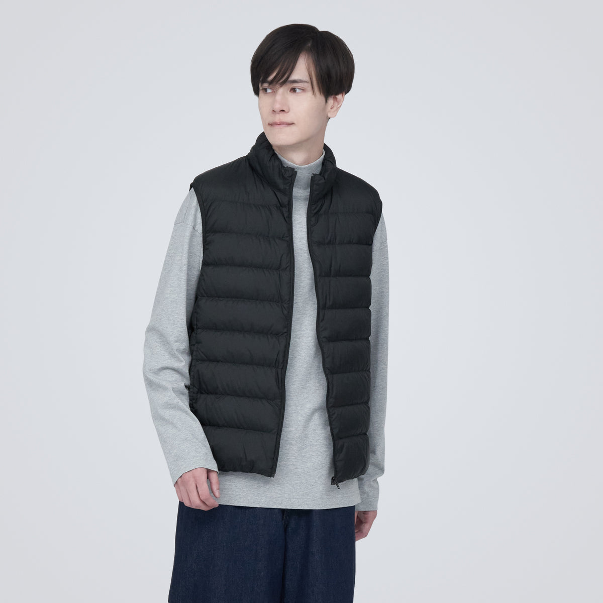 Men's Lightweight Down Collarless Vest | MUJI Canada