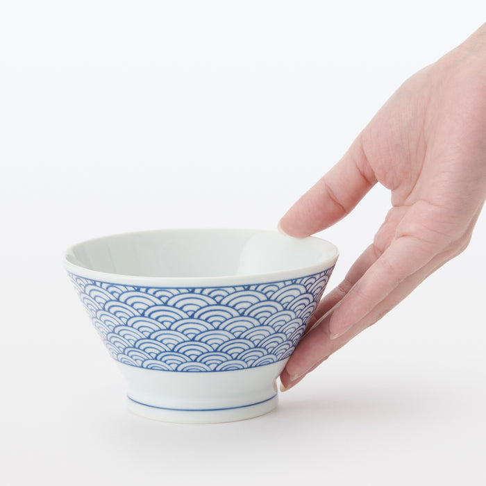 Japanese Tableware Wave Pattern Hasami Ware Rice Bowl - Wave Pattern | Japanese Tableware | MUJI Canada