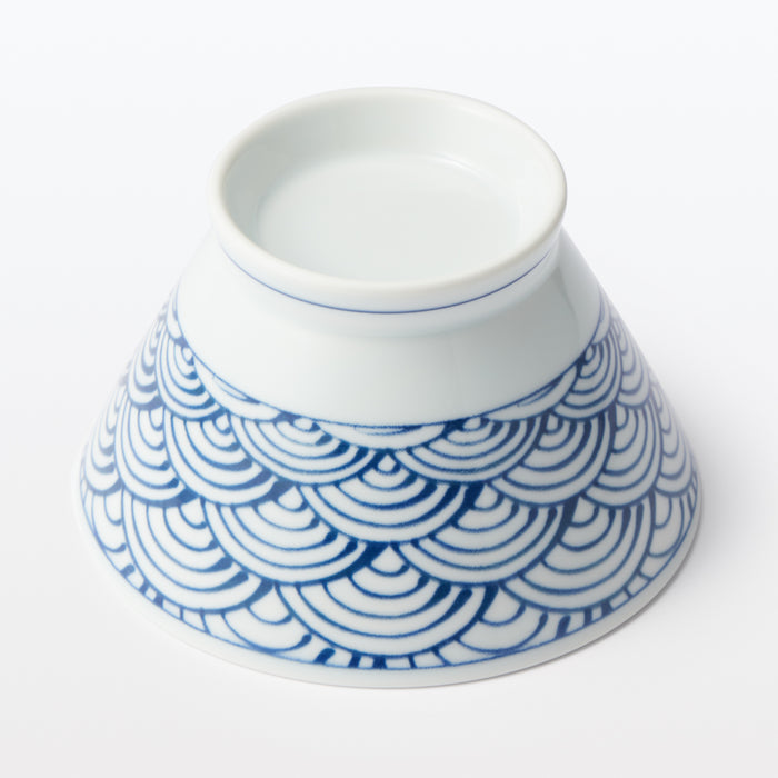 Japanese Tableware Wave Pattern Hasami Ware Rice Bowl - Large Wave Pattern | Japanese Tableware | MUJI ...
