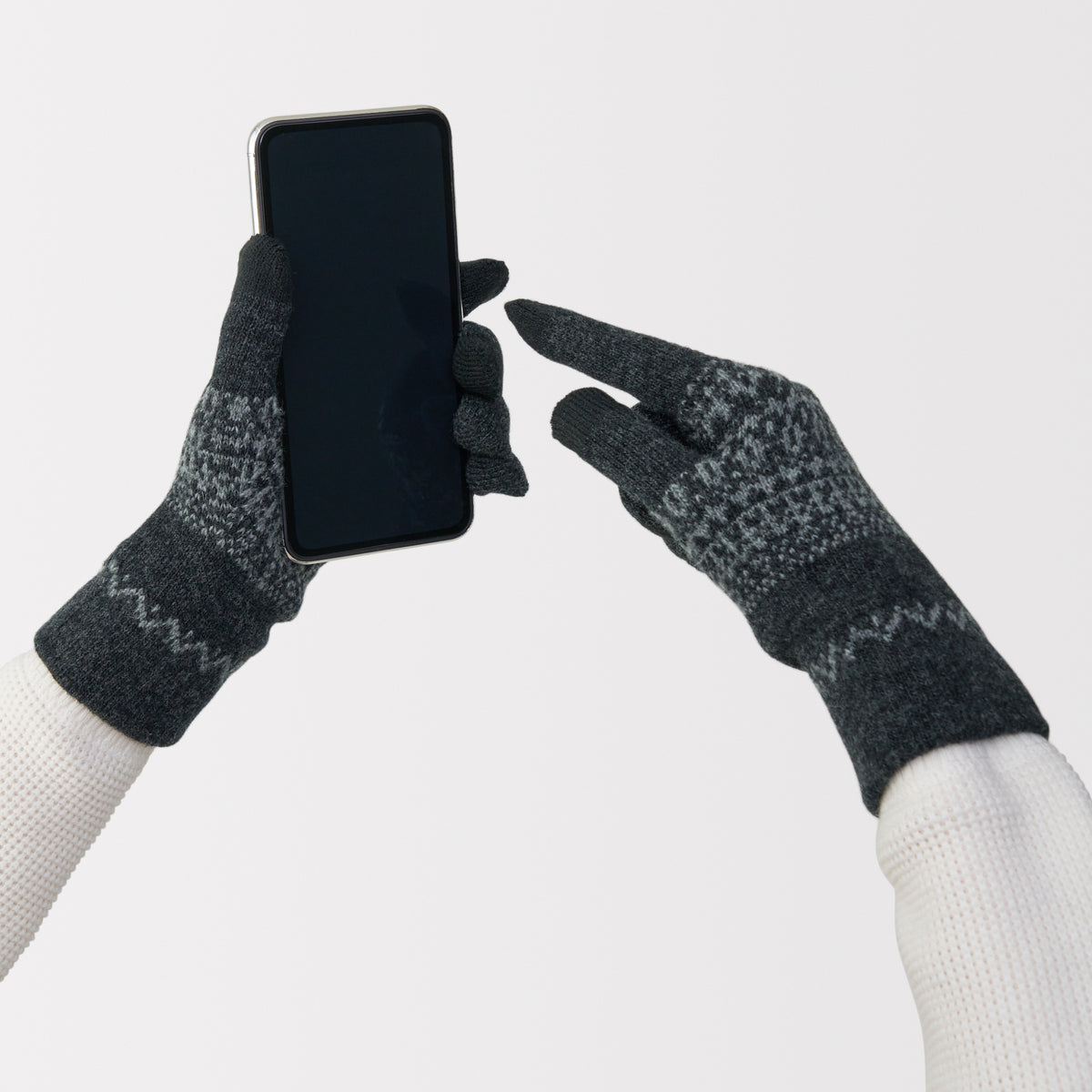 Merino Wool Touchscreen Gloves | Winter Accessories | MUJI Canada